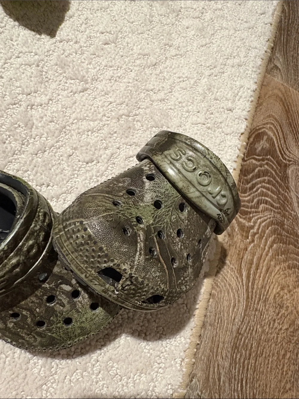 CROCS 4c Classic Clog in Camo Green and Black